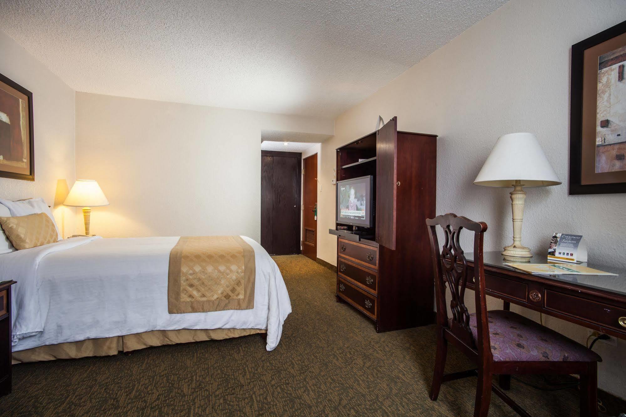 Quality Inn Chihuahua San Francisco Екстериор снимка